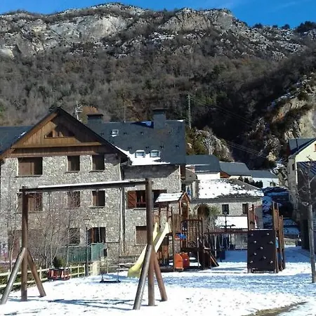 Holiday home Ibones -